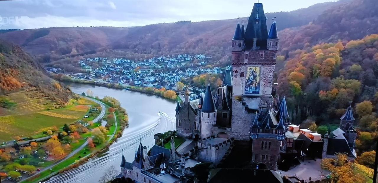 Attraktive Wohnung-Elztalidyll-Zwischen Mosel,Nuerburgring Und Burg Eltz Kollig Экстерьер фото