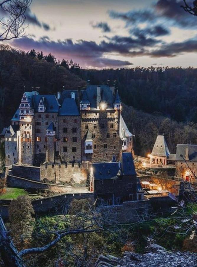 Attraktive Wohnung-Elztalidyll-Zwischen Mosel,Nuerburgring Und Burg Eltz Kollig Экстерьер фото